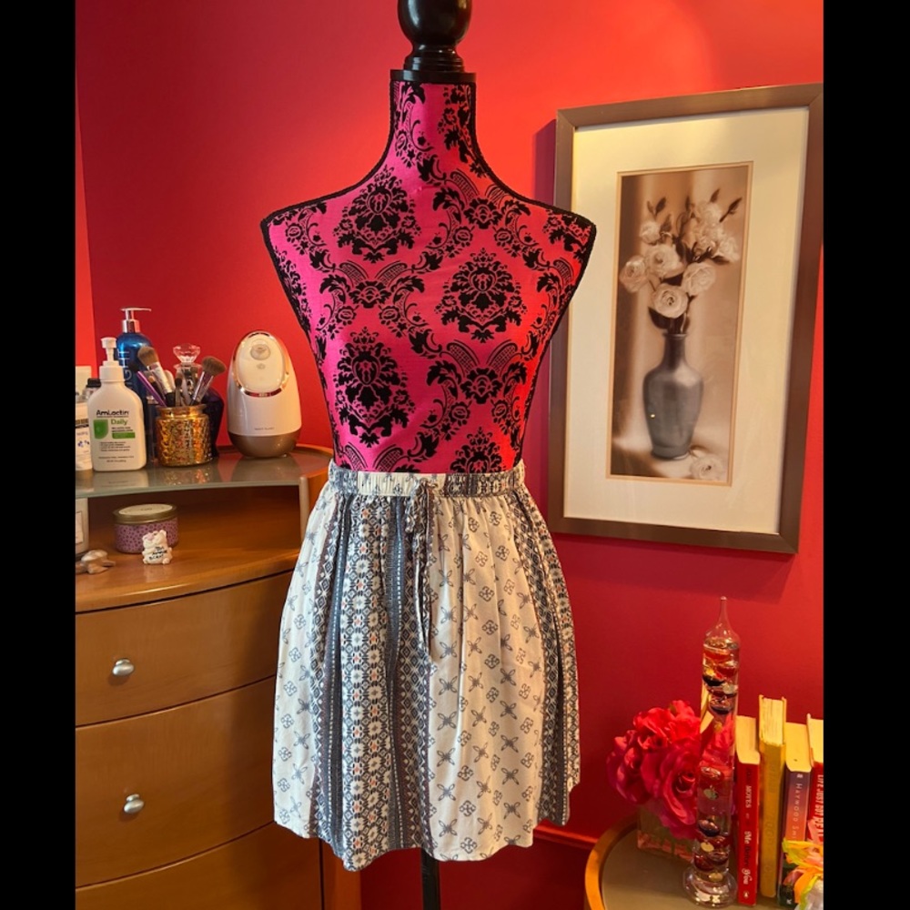 Hollister mini skirt